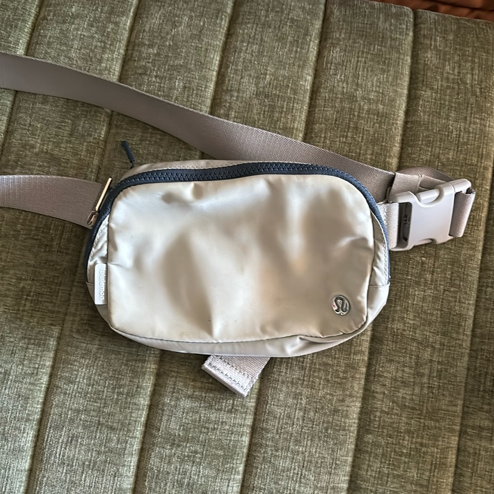 Lululemon belt bag
